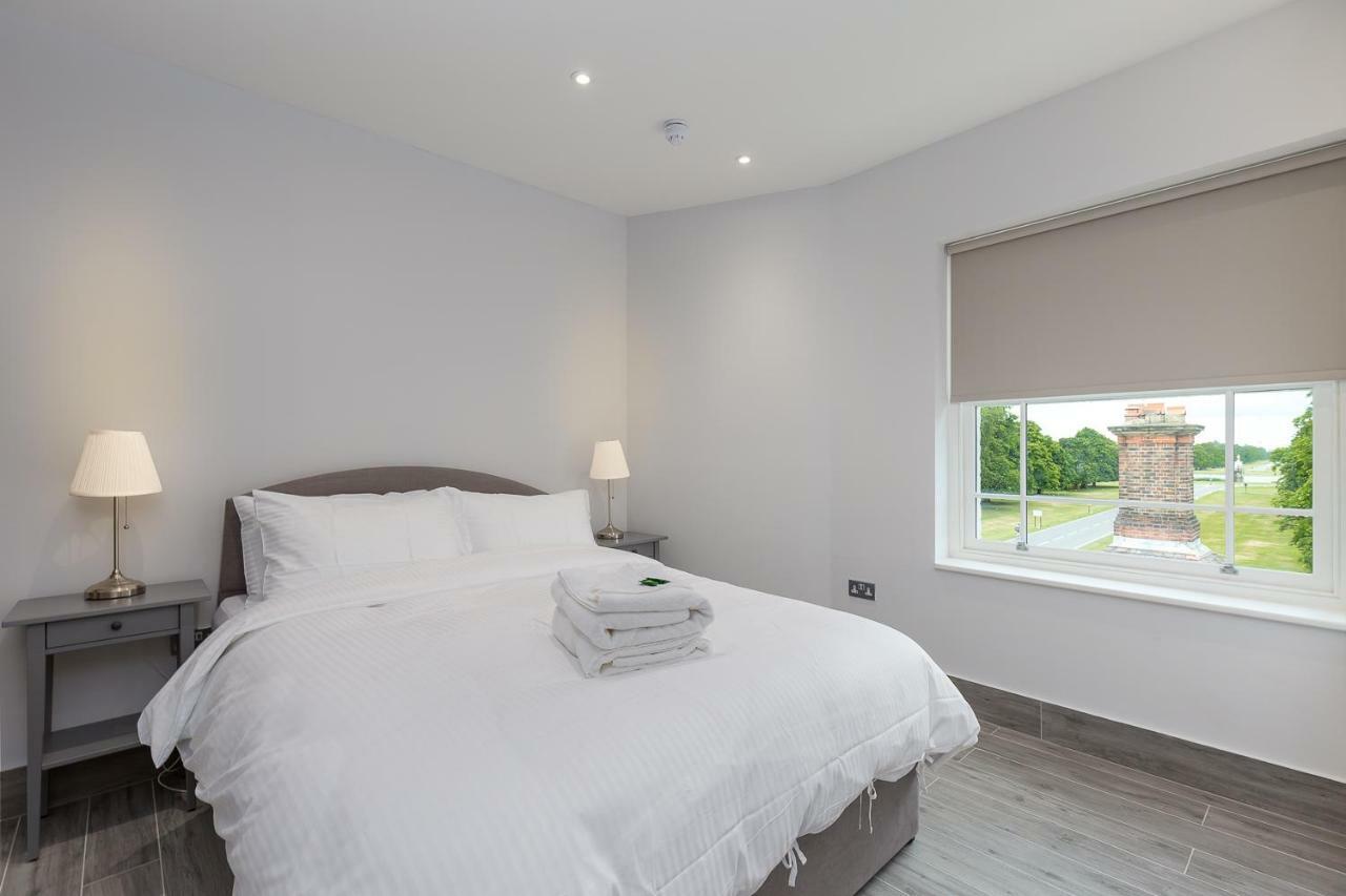 The Lion Gate Apartments East Molesey Exterior foto